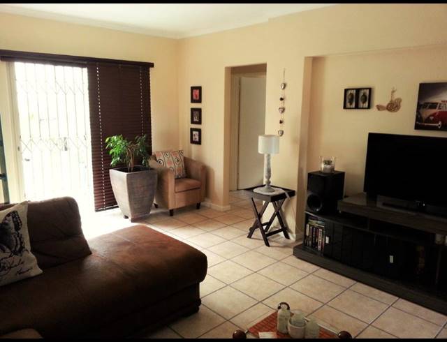 3 BEDROOM SECTIONAL TITLE RENTED IN VREDEKLOOF HEIGHTS